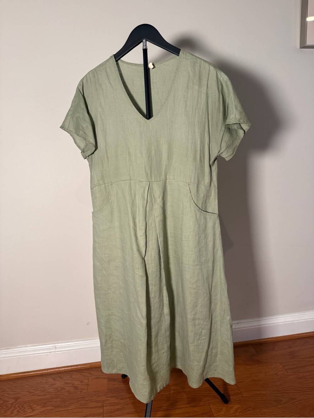 Relaxed V-Neck Sage Midi Linen Dress with Pockets